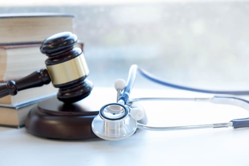 Arzt- bzw. Krankenhaushaftung - Befunderhebungs- und Behandlungsfehlern bei Ulcusperforation